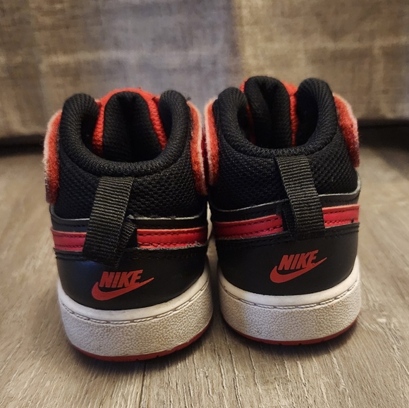 Nike Court Borough Mid 2 Black and red size 9c - Picture 2 of 9